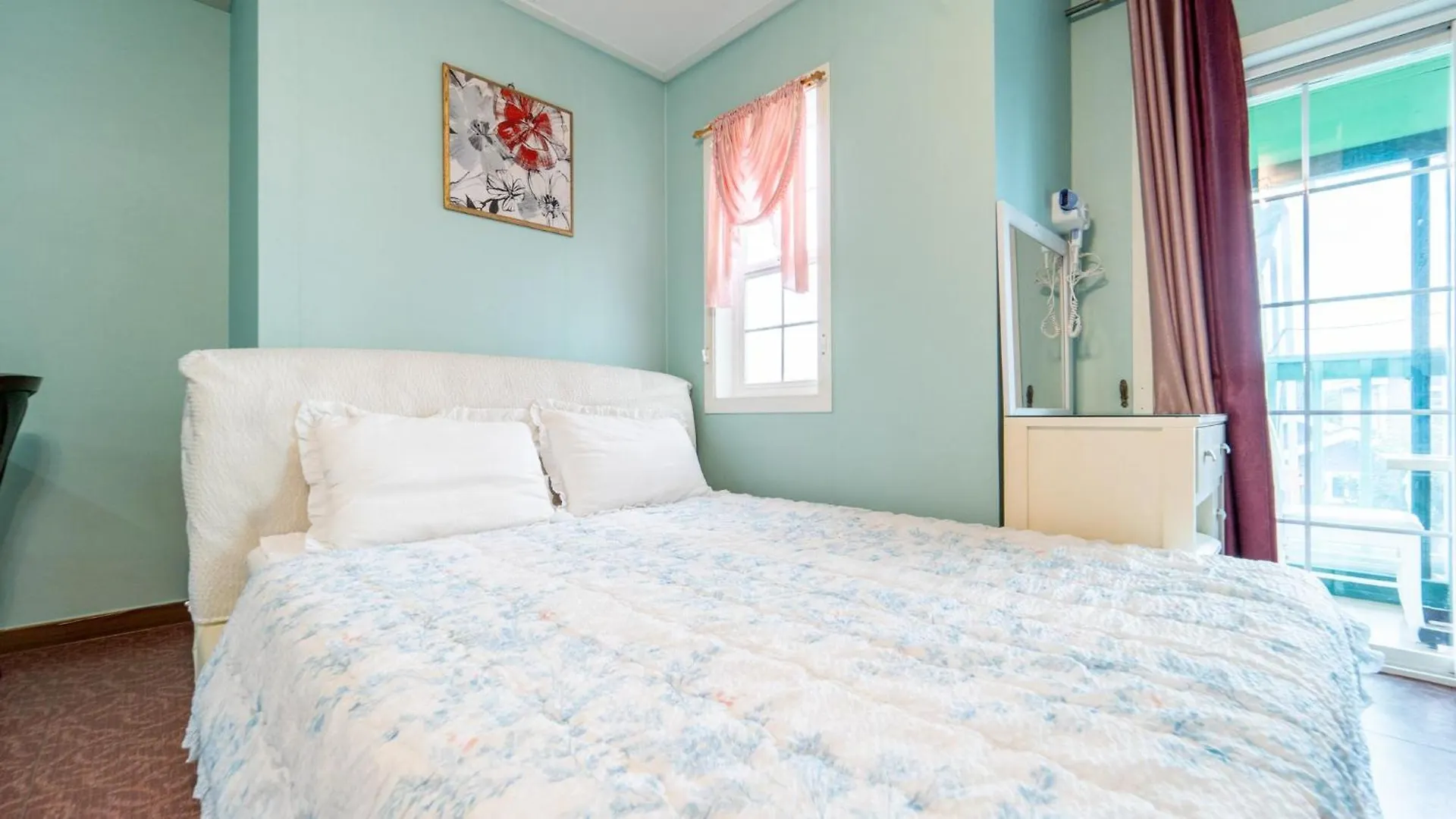 Rumah liburan Youngheungdo Roma Spa Pension Incheon Korsel