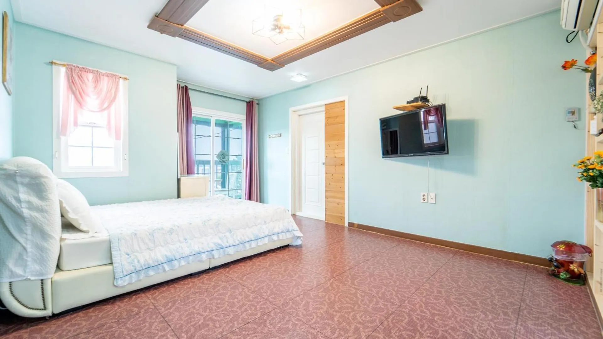 Rumah liburan Youngheungdo Roma Spa Pension Incheon