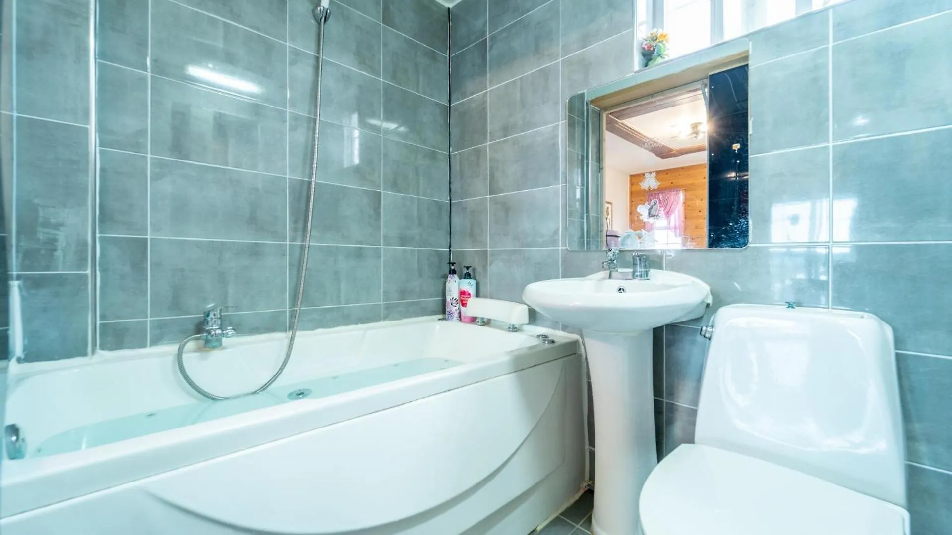 Rumah liburan Youngheungdo Roma Spa Pension Incheon