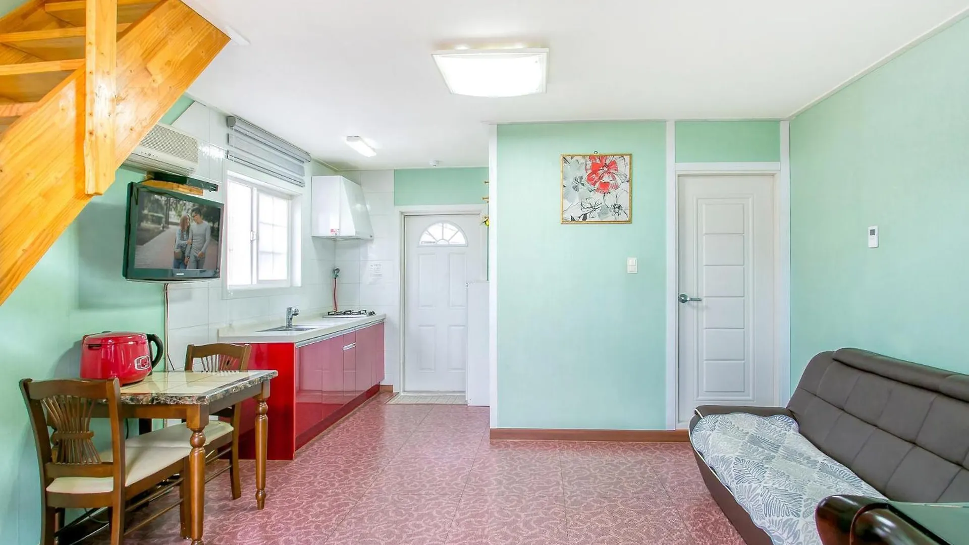 Rumah liburan Youngheungdo Roma Spa Pension Incheon Korsel