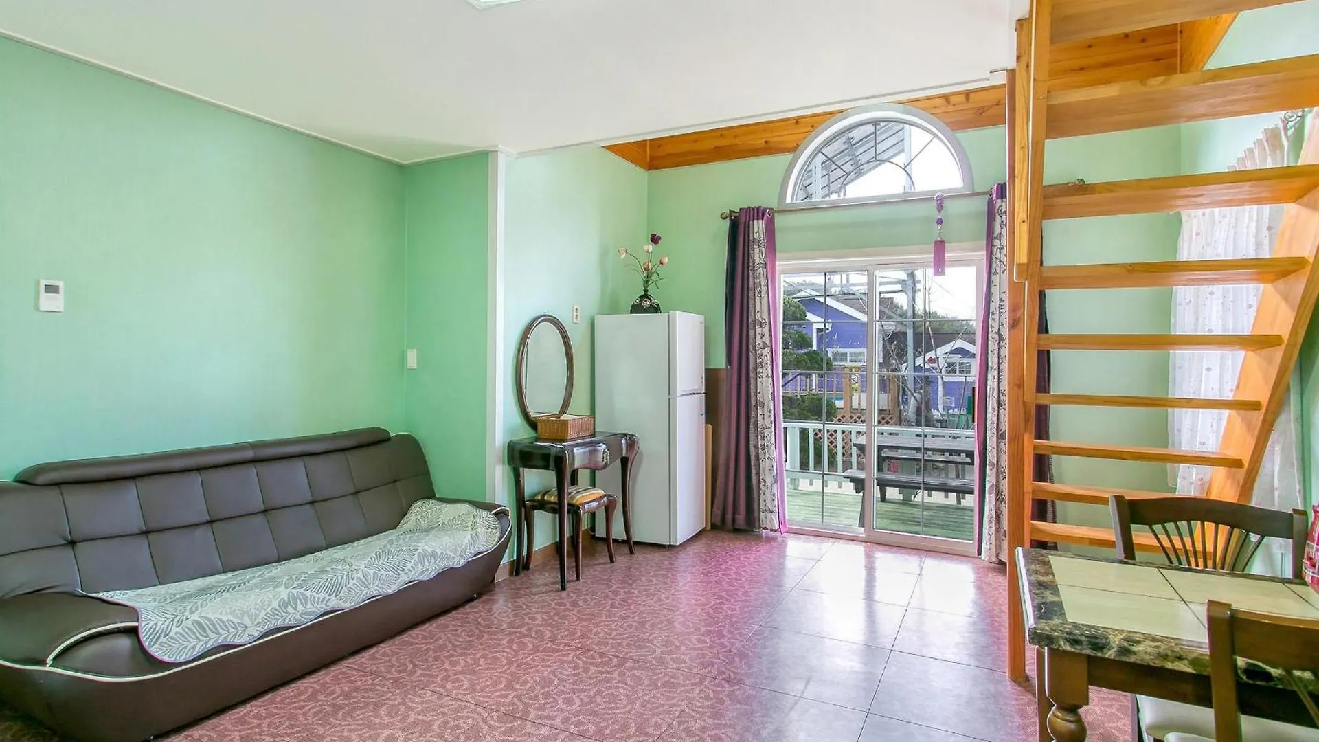 Rumah liburan Youngheungdo Roma Spa Pension Incheon