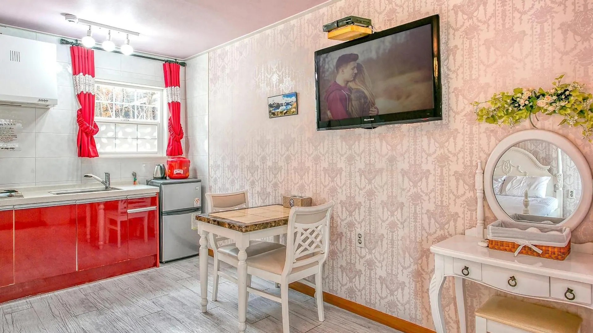 Rumah liburan Youngheungdo Roma Spa Pension Incheon