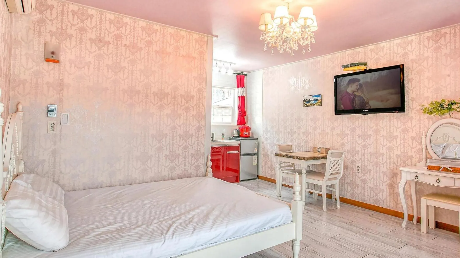 Youngheungdo Roma Spa Pension Incheon Korsel