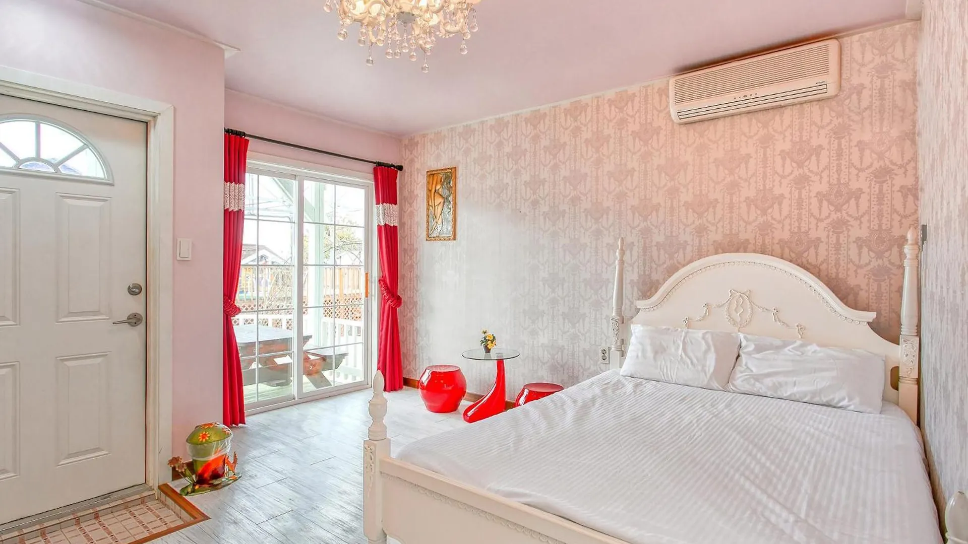 Rumah liburan Youngheungdo Roma Spa Pension Incheon Korsel