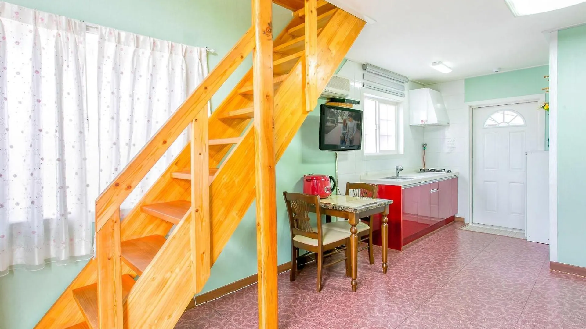 Rumah liburan Youngheungdo Roma Spa Pension Incheon